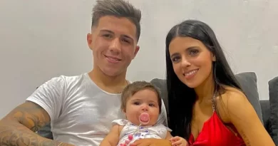 Enzo Fernandez y su esposa e hija