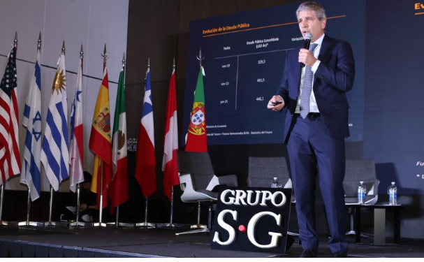 Ministro de Economía de la Nación, Luis Caputo